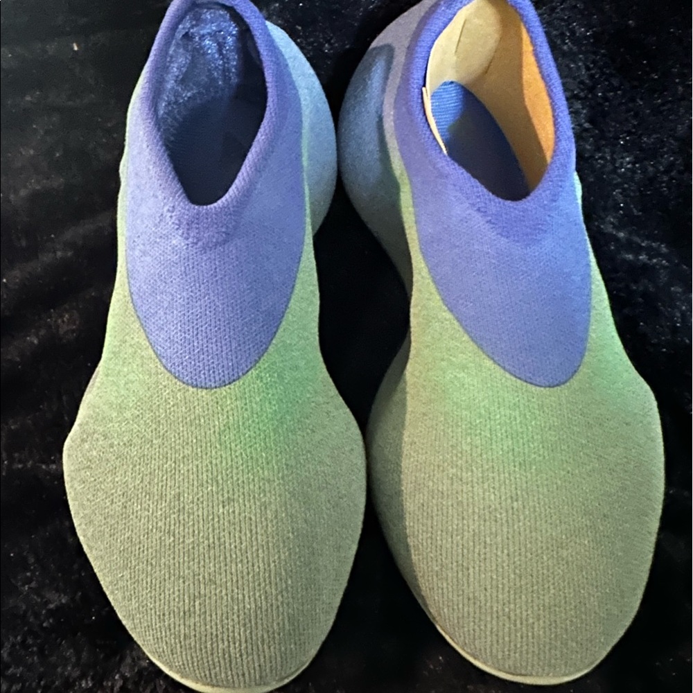 Yeezy knit RNR size 5 - Picture 2 of 3